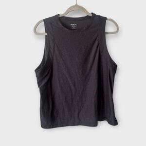 Old Navy Active Vloud 94 Soft Go Dry Tank, Size Medium